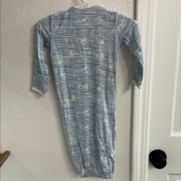 Magnetic Me Magnetic Open Bottom Gown - Size NB-3 Months - Picture 3 of 5